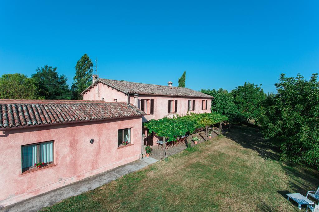 Agriturismo Il Pettirosso Guest House Forli Bagian luar foto
